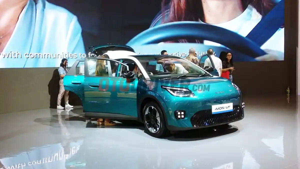 Foto - Pembeli Hyptec HT Dan Aion V Di GIIAS 2025 Dapat Hadiah Emas Batangan