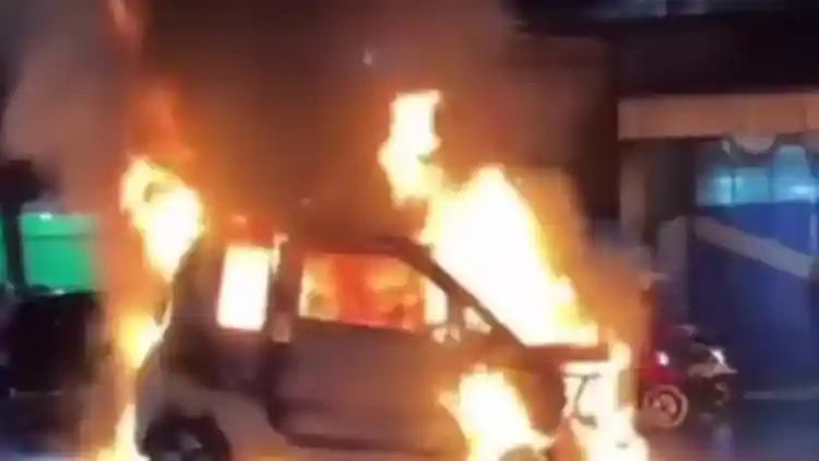 Foto - Wuling Menjelaskan Kasus Kebakaran Air EV di Bandung