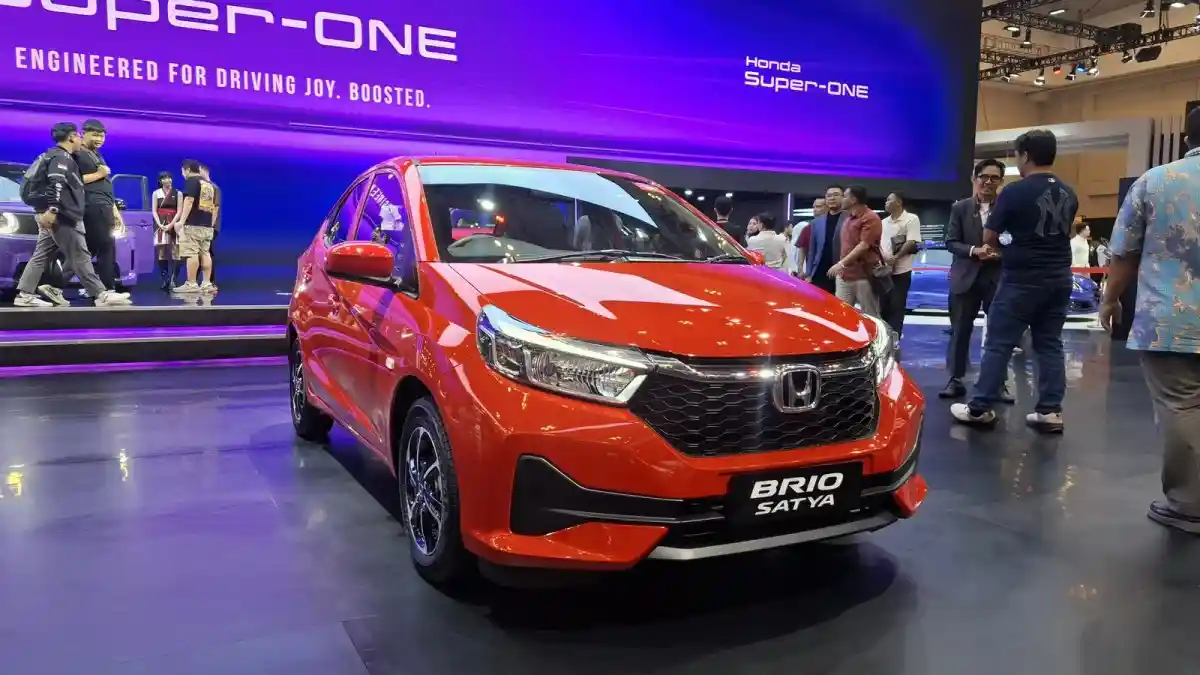 Foto - Biaya Harian Wuling Aira ev Lebih Hemat DibandingLCGC? Ini Perbandingannya dengan Honda Brio, Toyota Agya, dan Daihatsu Ayla