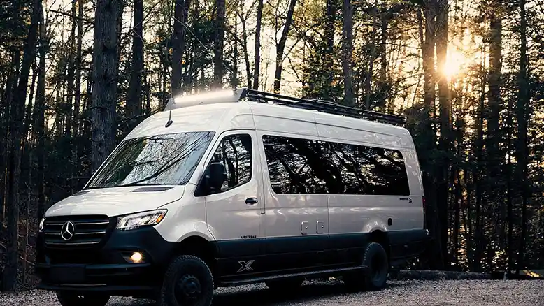 Van - Airstream 24X, Campervan Mewah Untuk Menjelajah