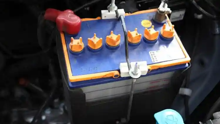 Foto - Kiat Agar Umur Aki Mobil Anda Lebih Panjang