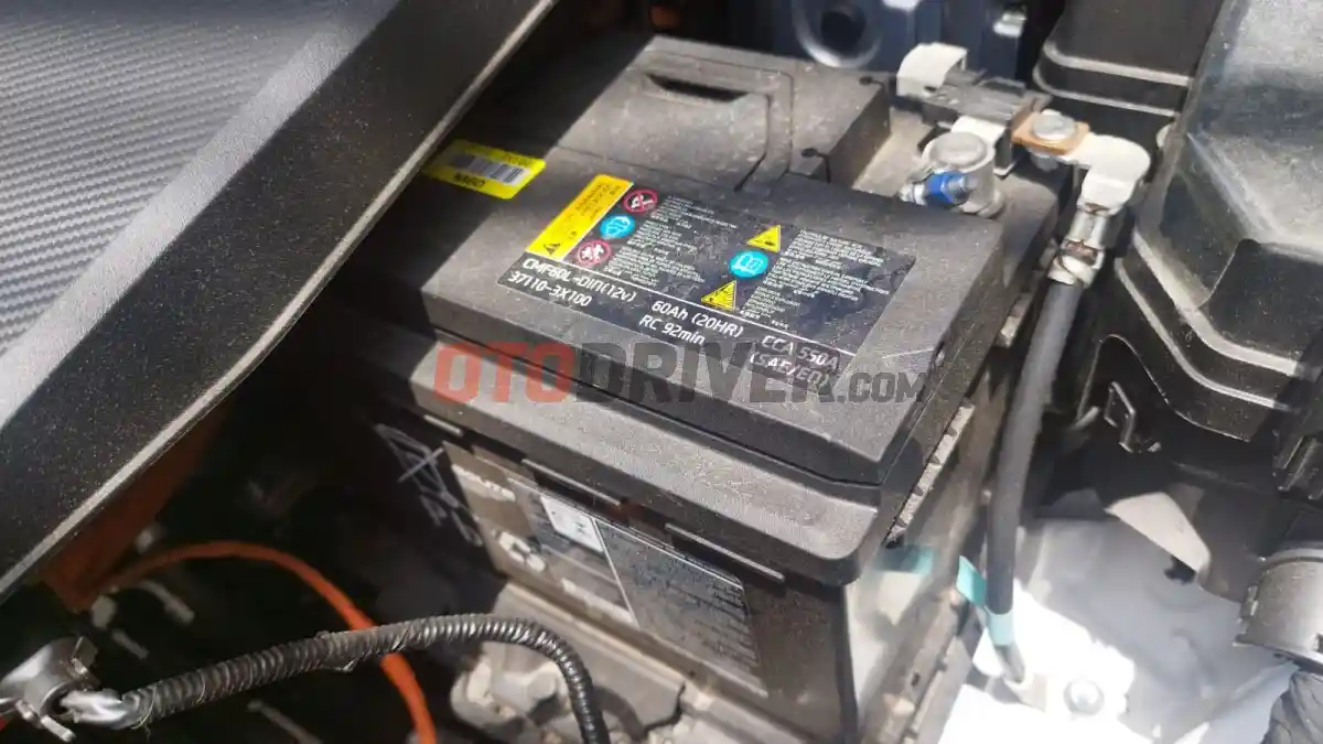 Foto - Bisakah Mobil Listrik Didorong Saat Mogok?