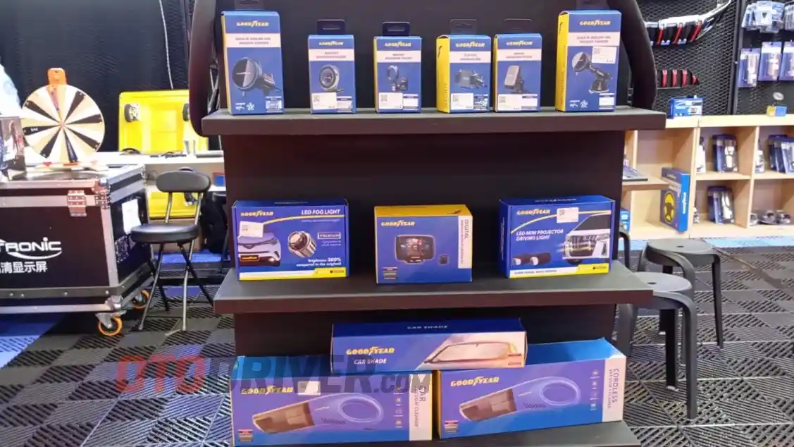 Foto - Berburu Aksesori Goodyear di IIMS 2025
