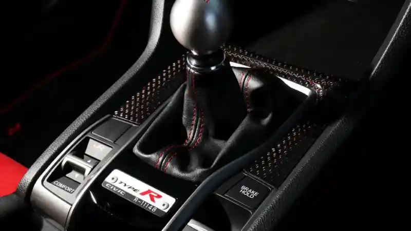 Foto - Pelek Aksesoris Honda Civic Type R Australia Mampu "Pangkas Bobot Dompet"