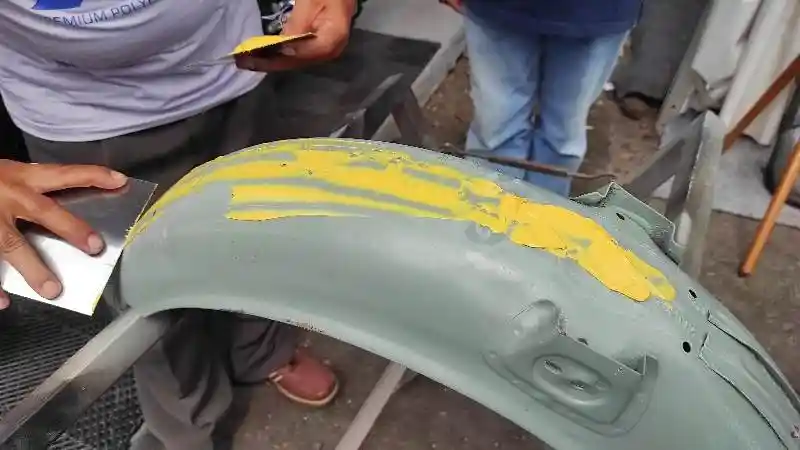 Foto - Alfaglos Rilis Dempul yang Bisa Digunakan Tukang Pemula