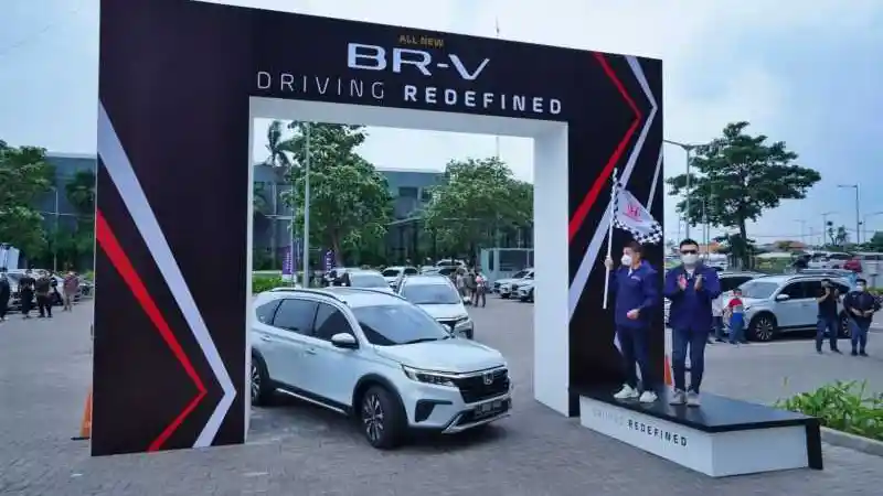 Berita - 50 Unit All New BR-V Mendarat di Surabaya