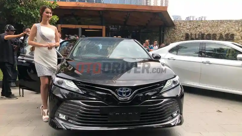 Foto - Perbandingan Mesin dan Harga Teana 2019 VS All New Camry dan Accord