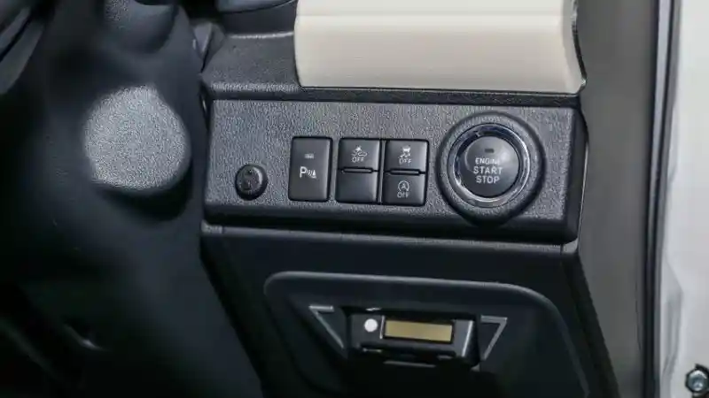 Foto - Jangan Iri Lihat Fitur Toyota Rush Versi Malaysia yang Baru Meluncur