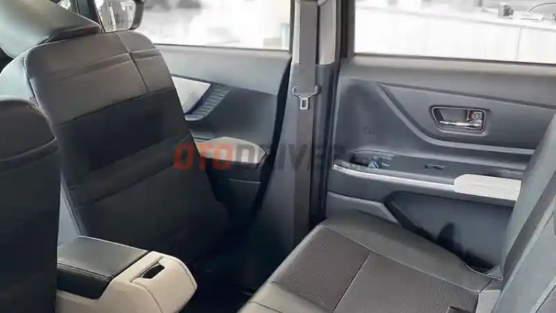 Foto - Ini Dia Satu-Satunya LMPV di Indonesia Yang Masih RWD