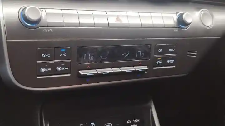 Foto - Hyundai All New Kona Electric Tetap Gunakan Tombol Fisik. Ini Alasannya