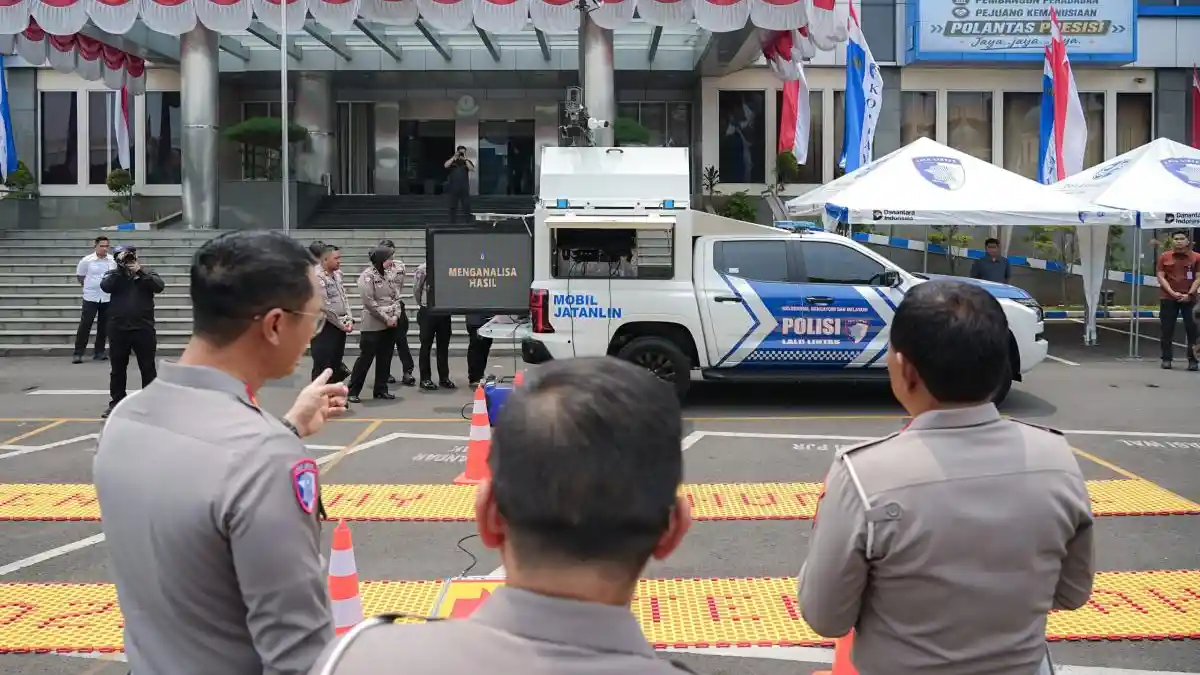 Foto - Korlantas Polri Siapkan Kamera Bergerak Untuk Pantau Kendaraan Berpotensi ODOL