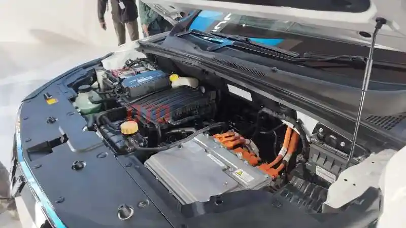 Foto - Dibanderol Lebih Enteng, Ini Spesifikasi Wuling New Almaz RS Pro dan New Almaz RS Pro Hybrid