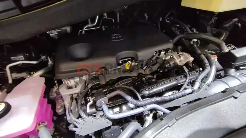 Foto - Varian Konvensional Kalah Jauh, Toyota Alphard HEV Paling Banyak Dipesan saat GIIAS