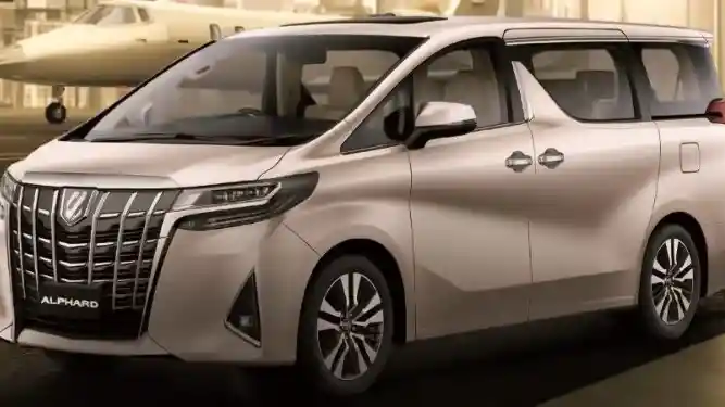 Foto - Lexus Bersiap Rilis MPV Hasil Restyle Alphard?