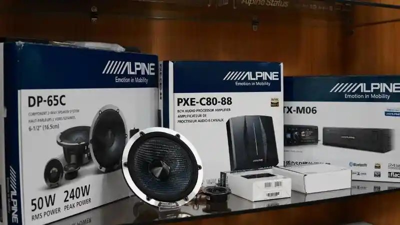 Foto - Mega Alpineday, Tebar Promo Untuk Pecinta Audio Mobil