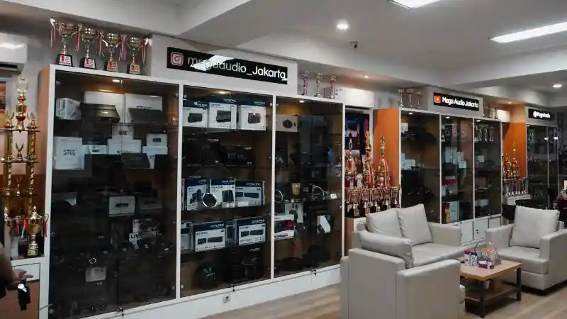 Berita - Mega Alpineday, Tebar Promo Untuk Pecinta Audio Mobil