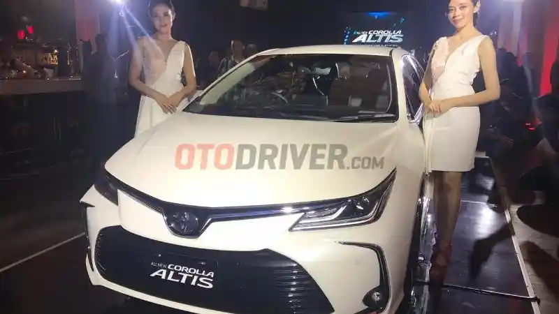Berita - Sebelum Kehadiran Versi Crossover, Simak 3 Hal yang Bikin Toyota Tetap Pasarkan Corolla Altis