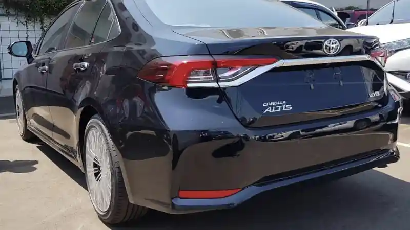 Foto - Corolla Altis Generasi Terbaru Terungkap Sebelum Peluncurannya
