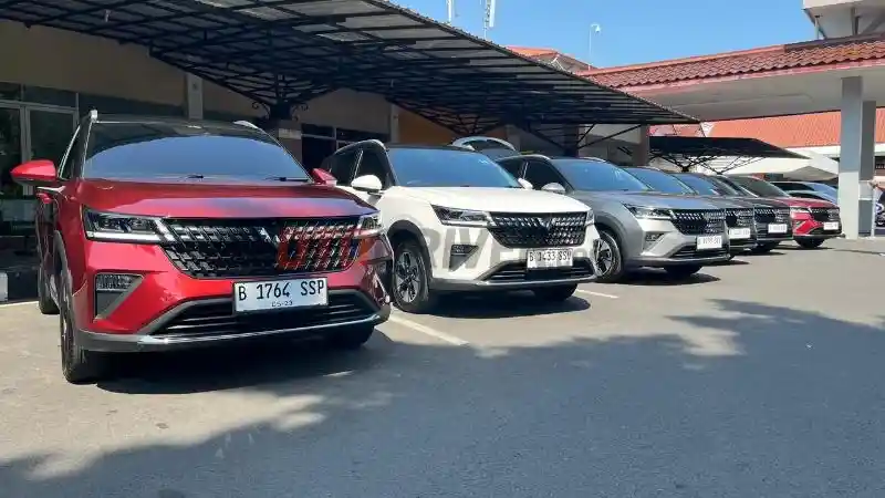 Foto - Wuling Alvez, SUV Dengan Banderol Anak Muda dan Tetap Canggih