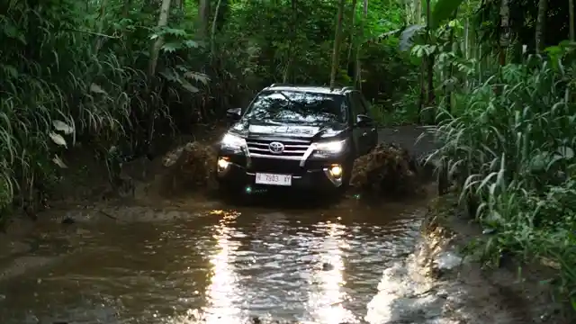 Foto - FIRST DRIVE : Uji Ketangguhan Toyota All New Fortuner Di Gunung Merapi