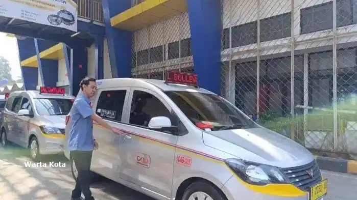 Berita - Angkot AC Depok Pakai Wuling Confero