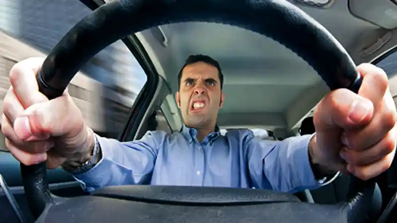 Foto - 5 Hal yang Harus Dilakukan Saat Mengemudi Sambil Puasa