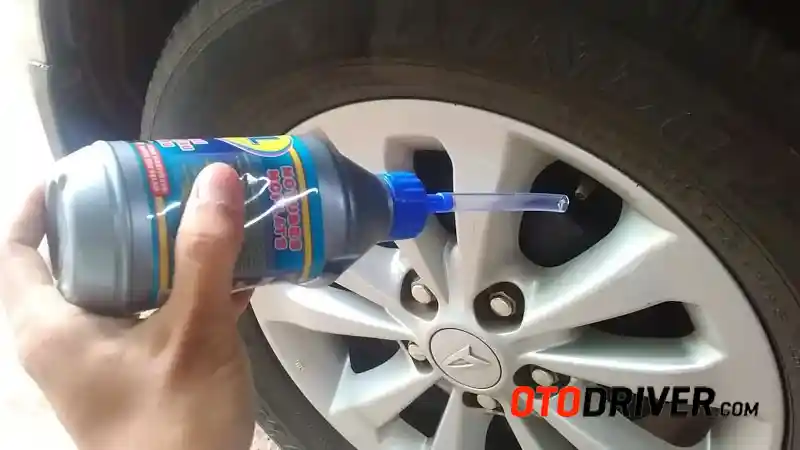 Foto - Yakin Mau Pakai Cairan Anti-Bocor Untuk Ban? Ketahui Dulu Hal Ini