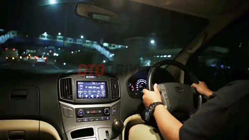 Foto - Tetap Santai Saat Berkendara Malam Hari Ada Caranya