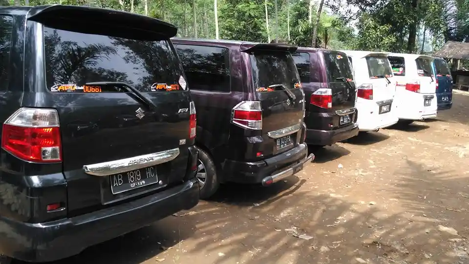 Foto - Indonesia APV Club Plesiran Ke Pelabuhan Ratu Sekaligus Sunatan Massal