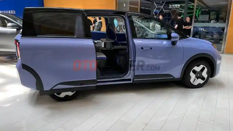 Foto - Ini Dia Arcfox Kaola, Mobil Listrik Khusus Orang Tua Dengan Balita