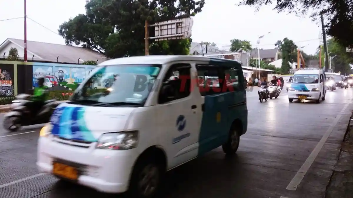 Foto - Penumpang Transjakarta Jumlahnya Naik Terus
