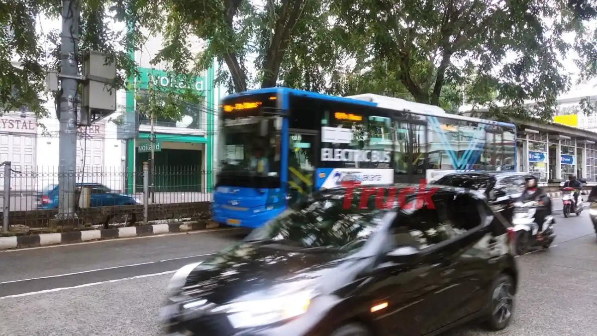 Foto - Pemerintah DKI Jakarta Akan Bangun Banyak Taman Parkir Di Wilayah Penyangga Agar Nyaman Menunggu Angkot