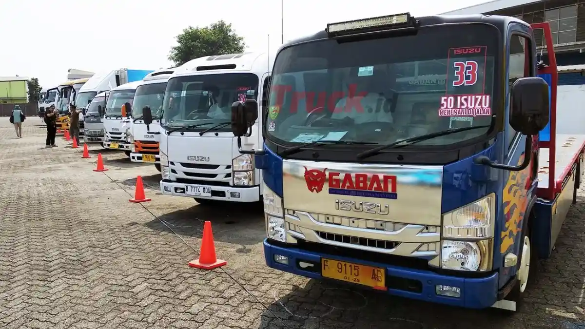 Truk - Ramp Check Mandiri Ala Isuzu Untuk Keamanan Masa Nataru