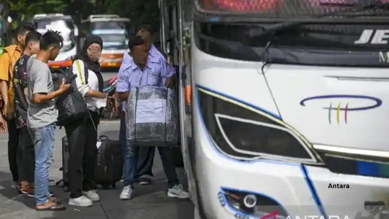 Bus - Arus Balik Bus Ke Jakarta Sudah ‘Normal’