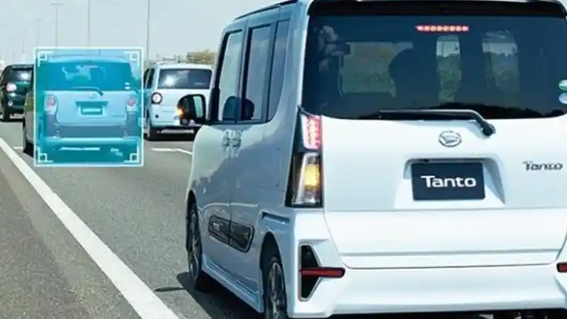 Foto - Daihatsu Mulai Kupas Tipis-Tipis Teknologi Rocky