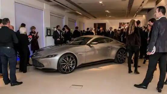 Berita - Aston Martin DB10 Bekas James Bond Resmi Dijual