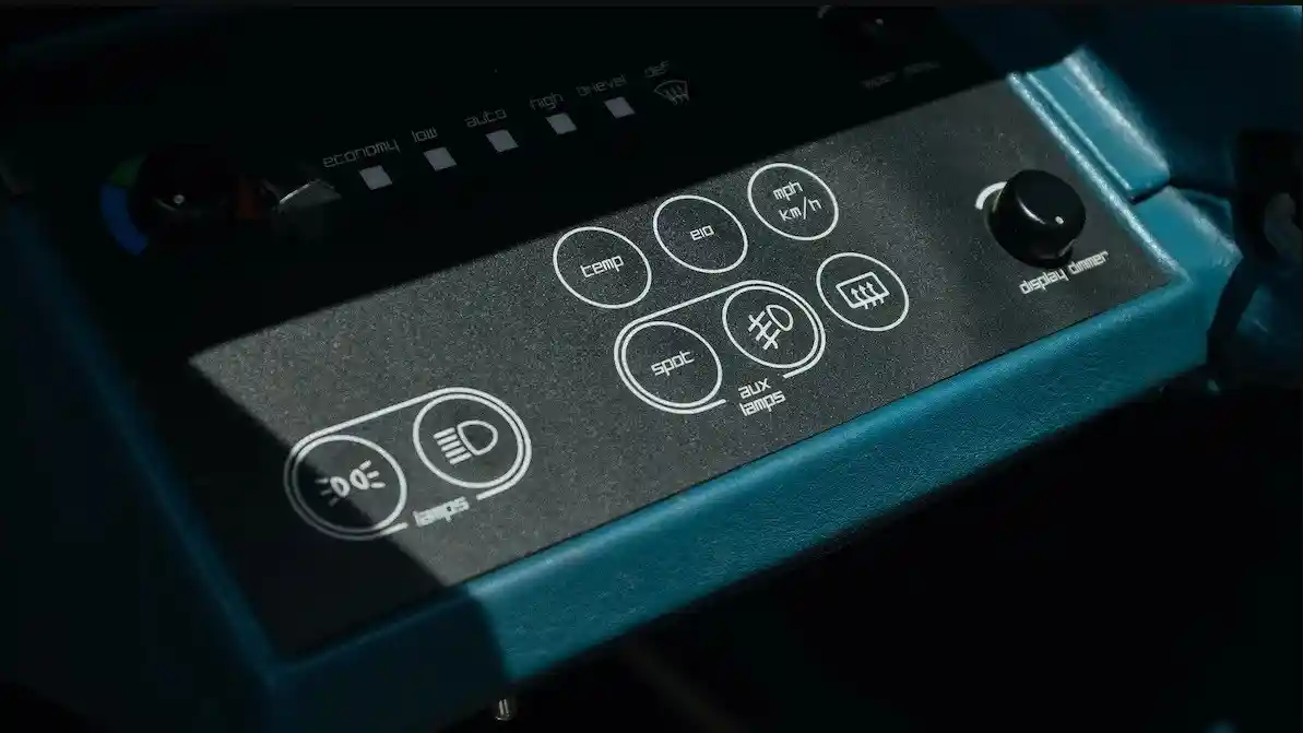 Foto - Kiprah Speedometer Digital Pertama Di Dunia, Nyaris Melumpuhkan Aston Martin