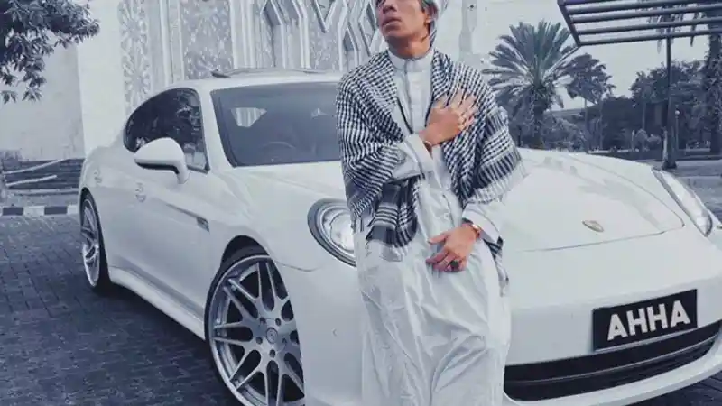 Foto - Inilah Koleksi Mobil Mewah YouTuber Indonesia Dengan Subscriber Terbanyak