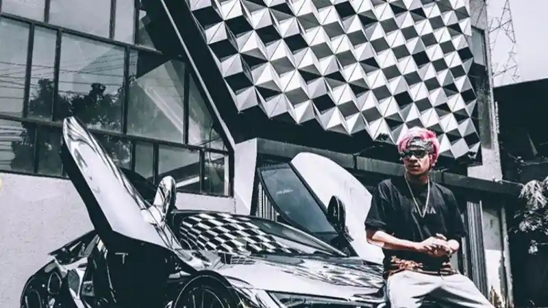 Foto - Inilah Koleksi Mobil Mewah YouTuber Indonesia Dengan Subscriber Terbanyak
