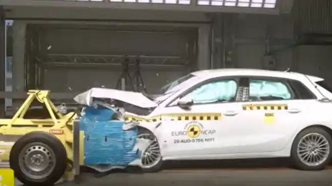 Crash Test - VIDEO: Crash Test Audi A3 (Euro NCAP)