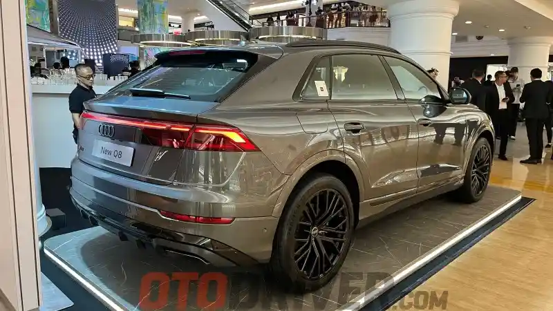 Foto - Audi Q8 Facelift Resmi Meluncur, Harga Rp 2,7 Miliar (24 FOTO)