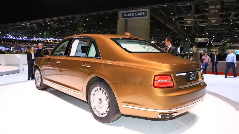 Foto - Aurus Senat, Sedan Super Mewah Besutan Putin Masuk Jalur Produksi