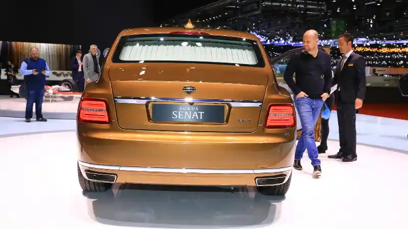 Foto - Aurus Senat, Sedan Super Mewah Besutan Putin Masuk Jalur Produksi