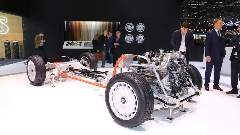 Foto - Aurus Senat, Sedan Super Mewah Besutan Putin Masuk Jalur Produksi