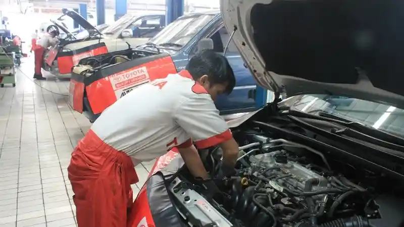 Foto - Konsumen Toyota Dapat Memanfaatkan Potongan Service Hingga 50% dengan Cara Ini