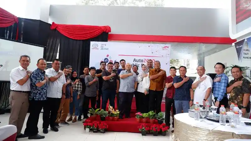 Foto - Bengkel Resmi Toyota Auto2000 Bisa "Ketok Magic"!