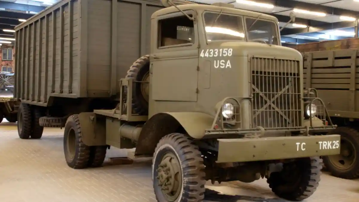 Foto - Sejarah Cab Over Engine alias Kendaraan Tanpa Hidung