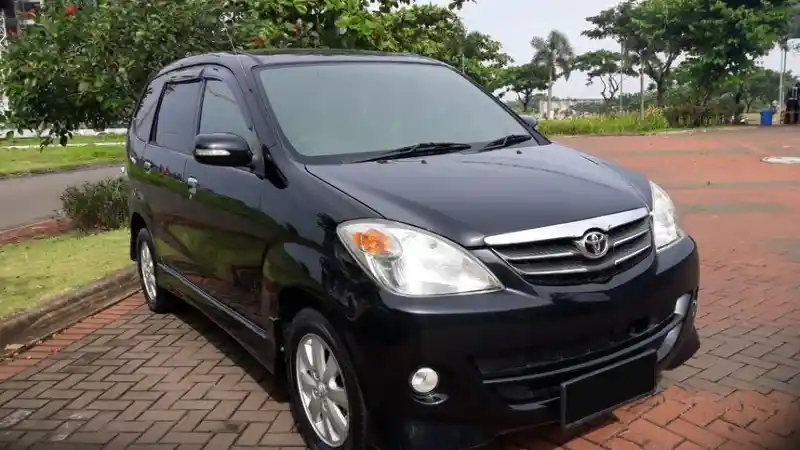 Used Car - Avanza dan Innova Bekas Masih Banyak Dicari di OLX