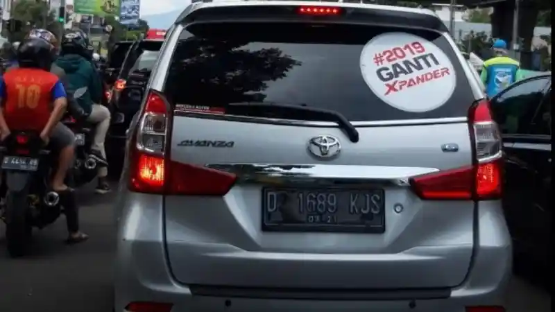 Berita - Ketika Toyota Avanza Berstiker #2019GantiXpander