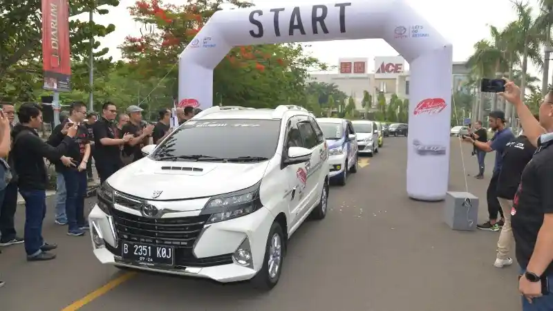 Berita - Festival Mobil Sejuta Umat Berlangsung Meriah 